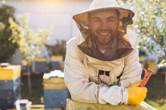 Co robi pszczelarz ?
